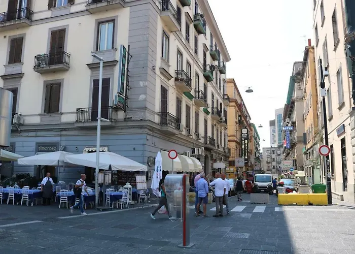 Garibaldi Station Couette-café Naples