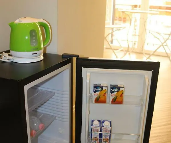 Couette-café Garibaldi Station Naples